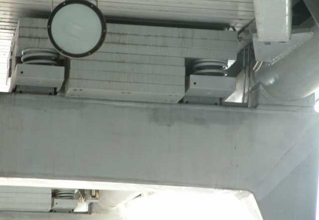 Tuned mass damper on the millennium bridge.