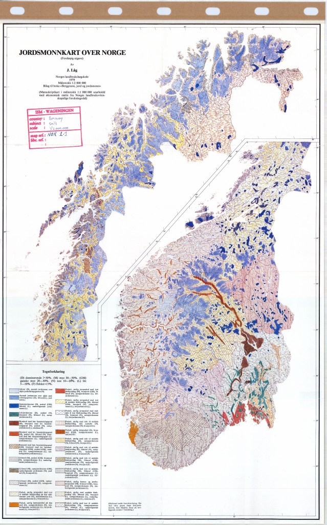 The distribution of soil's across the Norwegian border hand drawn from measurement sources across the country. Legend describing the soil contents is in Norwegian.