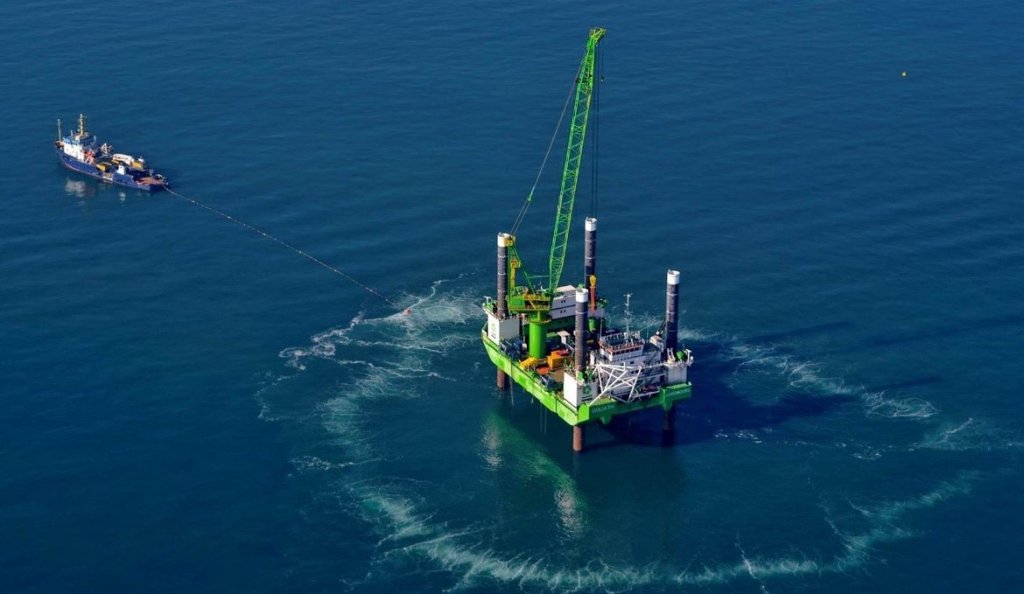 Figure showing an arial view example of the procedure of conducting an air-bubble curtain for the installation of offshore rigs.